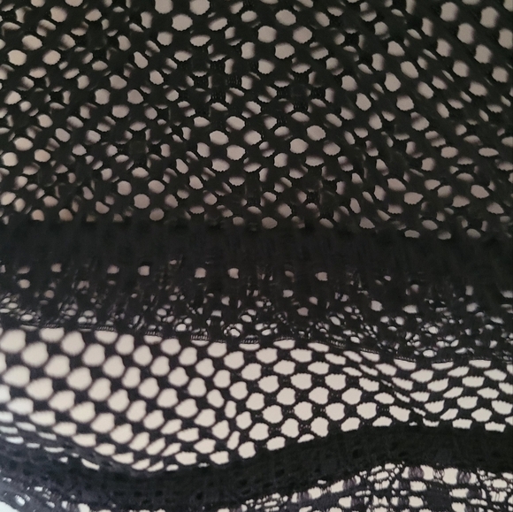 🖤 Victoria’s Secret Black Lace Top – Sexy & Elegant Women's Blouse - Picture 4 of 7